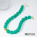 Grüne Acryl quadratische Perlen Halskette Variante, stilvolle Statement Kette für Damen. - Grüner Stil (NE2712-E)
