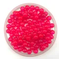 Detailopname van doorschijnende roze acryl ronde kralen, perfect voor DIY knutselwerk. - 6mm / Transparant Rozerood
