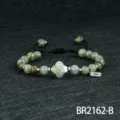 Modieuze verstelbare geweven klaverarmband met natuurlijke edelsteenkralen en zilver. - Klavertje Vier Armband (BR2162-B) / Grijze Labradoriet