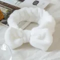 Bandeau de spa en peluche blanche avec joli nœud pour lavage de visage maquillage doux accessoire. - Blanc