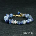 Blauwe onregelmatige edelsteen armband met gouden verstelbare ketting, stijlvol sieradenitem. - Blauwe Punt Steen Stijl (BR2163-I)