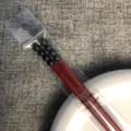 Juego de palillos Tanghulu con diseño de bola, material de aleación resistente para el hogar. - 23cm / Rojo y Negro
