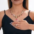Set di gioielli con collana e orecchini a goccia in strass da sposa per abito banchetto. - Stile Rosso (012)