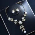 Exquisite gold-plated pearl rhinestone necklace earrings set, elegant bridal jewelry accessories. - Gold Pearl Set