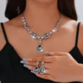 Set collana e orecchini a goccia in strass da sposa per donna, gioielli eleganti da festa. - Stile Grigio (061)