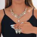 Elegante set di collana e orecchini a goccia con strass da sposa in oro per matrimonio - Stile Oro (061)