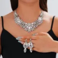 Set di gioielli da sposa con collana e orecchini in strass, accessori di lusso per feste - Stile Argento (072)