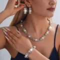 Elegante set di gioielli collana orecchini bracciale perla strass da sposa banchetto - Stile Argento (002)