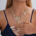 Set di gioielli da sposa con collana e orecchini di foglie in strass dorati elegante festa - Stile Dorato (001)