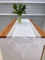 Weißer Spitzen-Tischläufer mit feiner Blumenstickerei, ideal als elegante Tischdekoration. - 40*90 / Weiß
