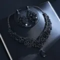 Schwarzes Strass Halskette Ohrringe Set, Luxus Kristall Braut Party Schmuck Zubehör - Kanonenschwarz Armband Und Perlenarmband