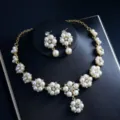 Elegantes Braut Perlen Strass Halskette und Ohrringe Schmuck Set für Hochzeitsfeiern. - d304 Gold