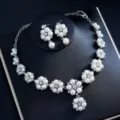 Braut Perlen Strass Blumen Halskette Ohrringe Set für Hochzeit Party Luxus Schmuck Stil. - d304 Silber