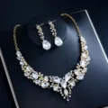 Luxuriöses Goldfarbenes Glänzendes Zirkon Braut Halskette Und Ohrringe Schmuckset - Weißes umgekehrtes Wassertropfen-Set