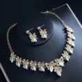 Vergoldetes irisierendes Kristall Blumen Halskette Ohrringe Schmuckset fur Damen Party. - Irisierendes Rauten Set