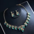 Elegantes grünes Zirkon Braut Schmuckset Halskette und Ohrringe für elegante Hochzeit. - Grünes Rauten Set