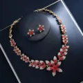 Elegantes Rot Weiß Zirkon Blumen Halskette Ohrringe Set Braut Hochzeit Party Schmuck Geschenk - Rotes Fünfblättriges Blumenset