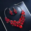 Luxus rotes Zirkonia Braut Halskette Ohrringe Set, elegante Party Schmuck für Damen. - Rotes Multi-Wassertropfen Set