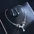 Elegantes Zirkonia Braut Halskette und Ohrringe Set, ideal für Hochzeiten und Abendfeiern. - Silbernes langes Wassertropfen-Set