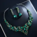 Elegantes grünes Zirkon Halsband Ohrring Set, Luxus Hochzeit Party Schmuck für Damen - Grünes umgekehrtes Wassertropfen-Set