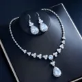 Luxus Zirkonia Braut Halskette Ohrringe Set Hochzeit Abendkleid Schmuck Accessoire - Set mit drei silbernen runden Steinen