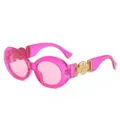 Gafas de sol ovaladas oversize rosa de moda con medallón dorado elegante en las varillas. - Montura Morada Lentes Morado Rosa