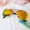 Gafas de sol aviador infantiles coloridas reflectantes, variante montura metal dorado. - Rojo Espejado