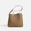 Elegante bolso de hombro marrón de cuero texturizado, bolso de mano para mujer. - Color Biscocho