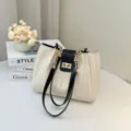 Bolso tote tejido chic para mujer, elegante bolso de hombro con correas de cuero y cadenas. - Negro (Paja Tejida)