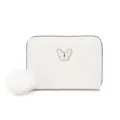 Monedero corto blanco para mujer con dije de metal de mariposa y pompón suave y esponjoso. - Blanco