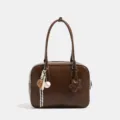 Bolso de hombro vintage marrón de cuero para mujer, bolso grande con amuletos bonitos. - Café (Grande)