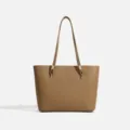 Sac cabas élégant en cuir marron, grand sac porté épaule pour femme, style urbain chic. - Cabas avec petite poche / Couleur Biscuit