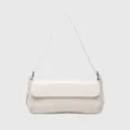 Bolso de hombro baguette de charol blanco roto, bolso de axila elegante y minimalista. - Blanco