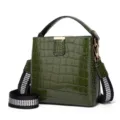 Bolso cubo verde de charol con efecto cocodrilo y correa ancha elegante para mujeres. - Verde
