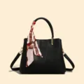 Elegante bolso de mano negro con pañuelo estampado, bolso bandolera de piel para mujeres. - Patrón de Lichi Negro