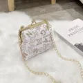 Bolso cruzado blanco de mujer con cadena dorada, elegante bolso de hombro para uso diario. - Blanco