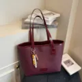 Women Large Capacity Tote Bag Retro Commuter Shoulder Bag Casual PU Leather Handbag Dark Red - With Pendant / Burgundy