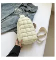 Sac de poitrine matelassé blanc minimaliste, sac bandoulière décontracté pour femmes. - Blanc