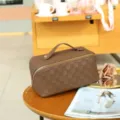 Brown PU leather cosmetic bag with top handle and classic checkerboard pattern, large capacity. - 25x12x12cm / Brown Makeup Bag