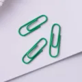 Set di graffette verdi, clip metalliche minimaliste per ufficio e decorazione di biglietti. - Verde / 50 Pezzi/Confezione (28mm)