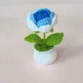 Handgemaakte gehaakte blauwe roos potplant, schattige gebreide kunstbloem als decoratie. - Gradiënt Blauw
