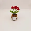 Leuke handgemaakte gehaakte potplant met positieve inspirerende quote, gebreide bloemdecoratie. - Rood