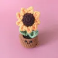 Pianta di girasole all'uncinetto fatta a mano, grazioso dettaglio decorativo da scrivania. - Girasole Rosa