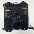 Schwarze leichte Outdoor-Laufweste, atmungsaktiver Mesh-Rucksack mit vielen Taschen. - Schwarz