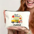Personalisierbare Canvas Federmäppchen mit Schulbus Motiv für Schüler und Studenten. - Bunt Schulanfang-Stil (11)
