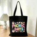 Borsa tote in tela nera con stampa grafica picnic days carina, grande capacità per lo shopping. - Giorni di Picnic Cesto Fragola (10)