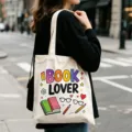 Canvas Tragetasche mit Buchliebhaber Druck, detailansicht des Schultertaschen Designs. - Buchliebhaber Druck