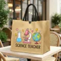 Nahaufnahme der Jutetasche für Lehrer mit tollem Mikroskop und Reagenzglas Motiv. - Wissenschaftslehrer Stil (16)