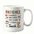 Gros plan d'une tasse à café en céramique blanche avec typographie colorée et motifs. - Style 6 / 350ml