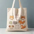Dettaglio della borsa in tela con simpatica illustrazione di animali, stile spalla comodo. - Design n. 17